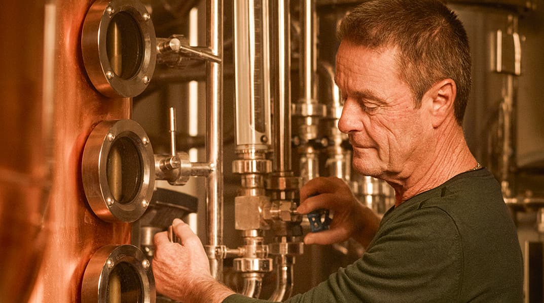 Yves maitre distillateur Henri bardouin